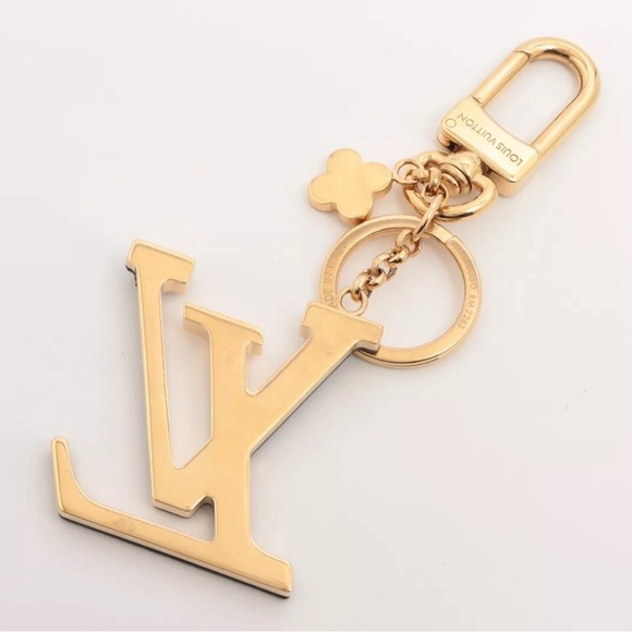 Louis Vuitton Metal Taurillon LV Capucines Bag Charm  Key Holder Black M63080 - Picture 2 of 4